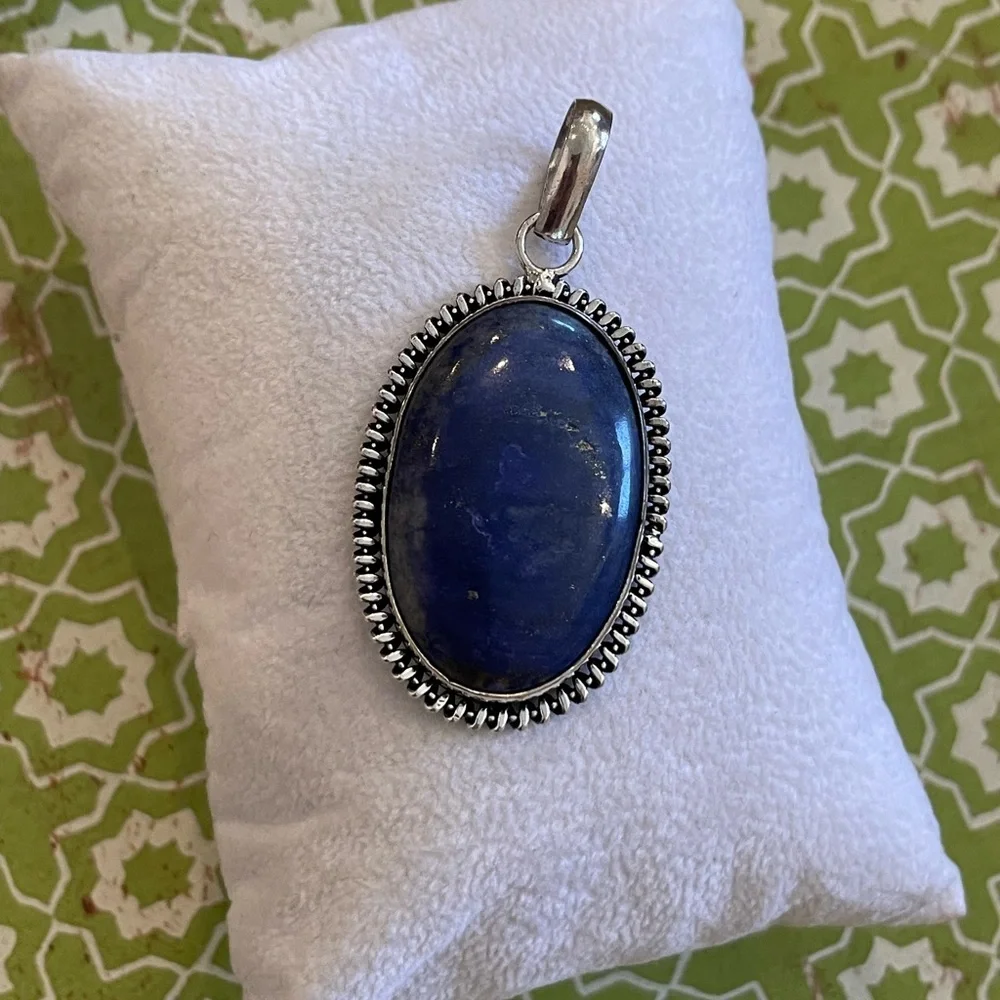 Natural Lapis Lazuli Oval Silver Plated Pendant โ Deep Blue Vintage Style - NEW - Picture 2 of 6